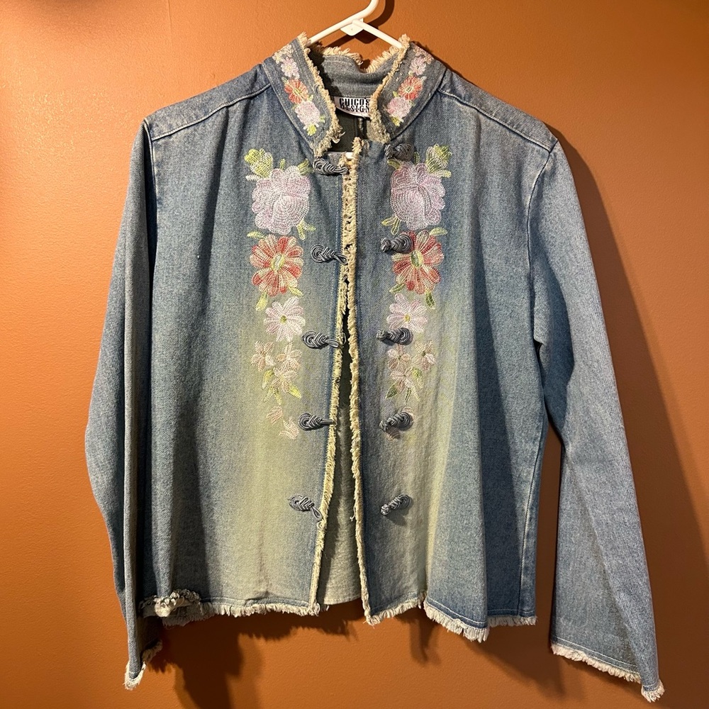 Chicos Design Vintage Floral Embroidery Denim Jacket